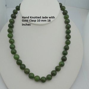 Hand Knotted Green Jade Bead Necklace NWT 10 mm 18"